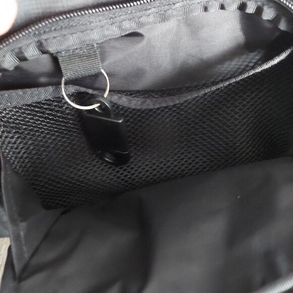 Swiss Army Equipped Black Fanny Pack Waist Bag - Picture 7 of 9